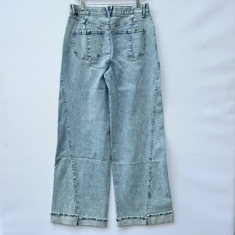 Democracy Light Wash Wide Leg Jeans - Picture 4 of 9